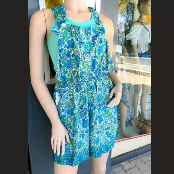 Floral short romper 🌸🌼 - Picture 1 of 2